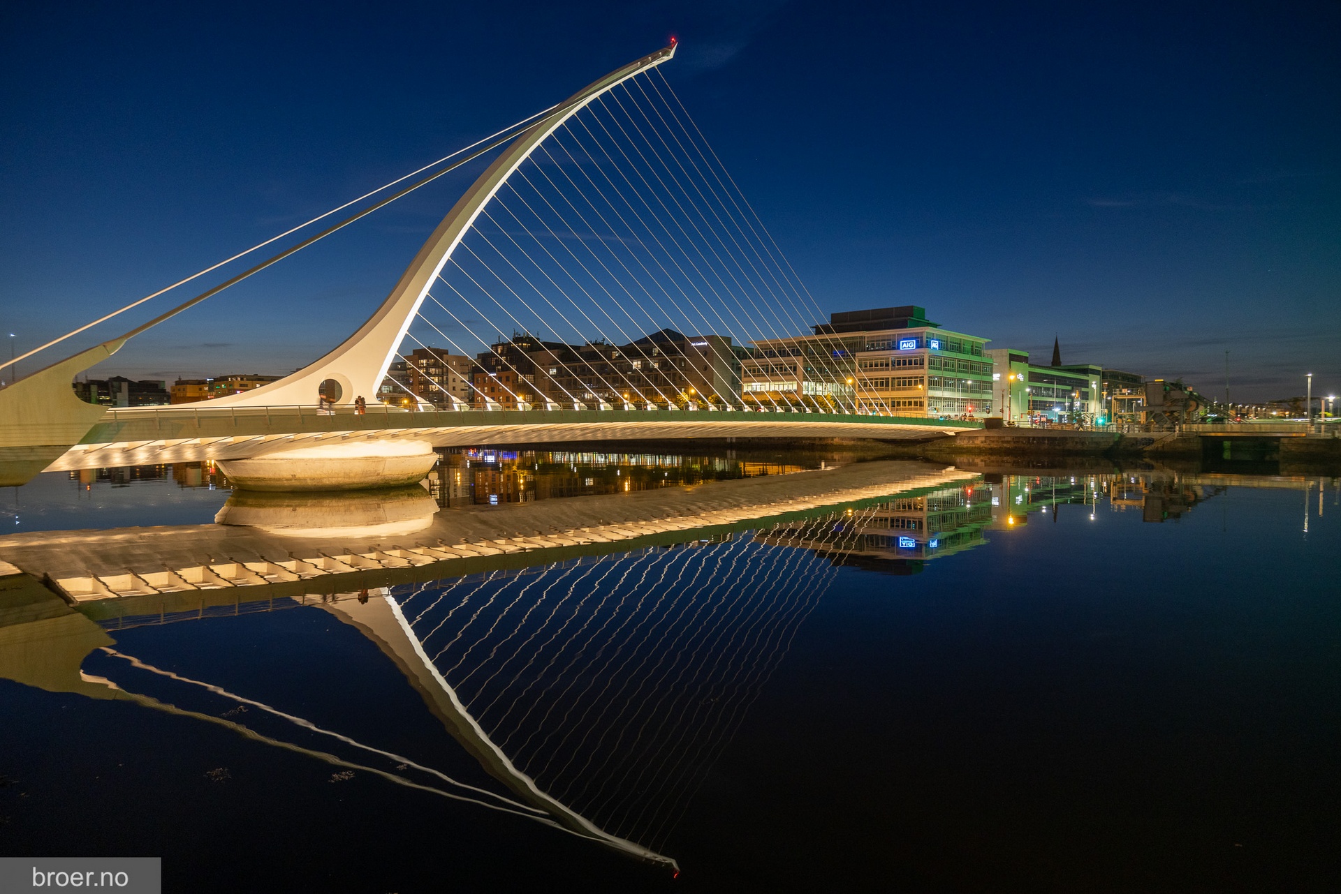 Unknown author - broer.no - Samuel Beckett Bridge, Dublin