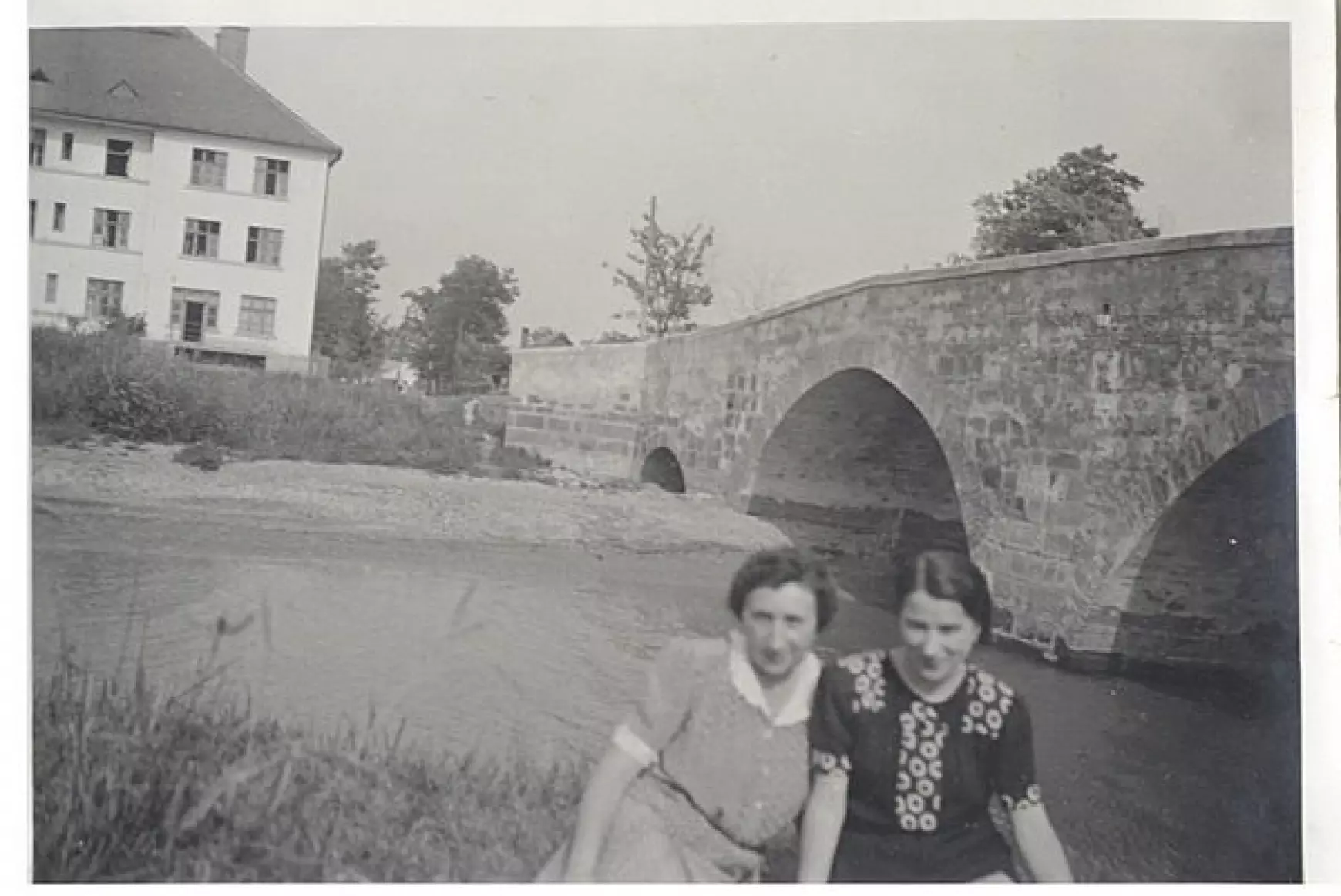 Unknown author - The old spandrel arch bridge between Drégelypalánk and Ipolyhídvég - 1940 körül