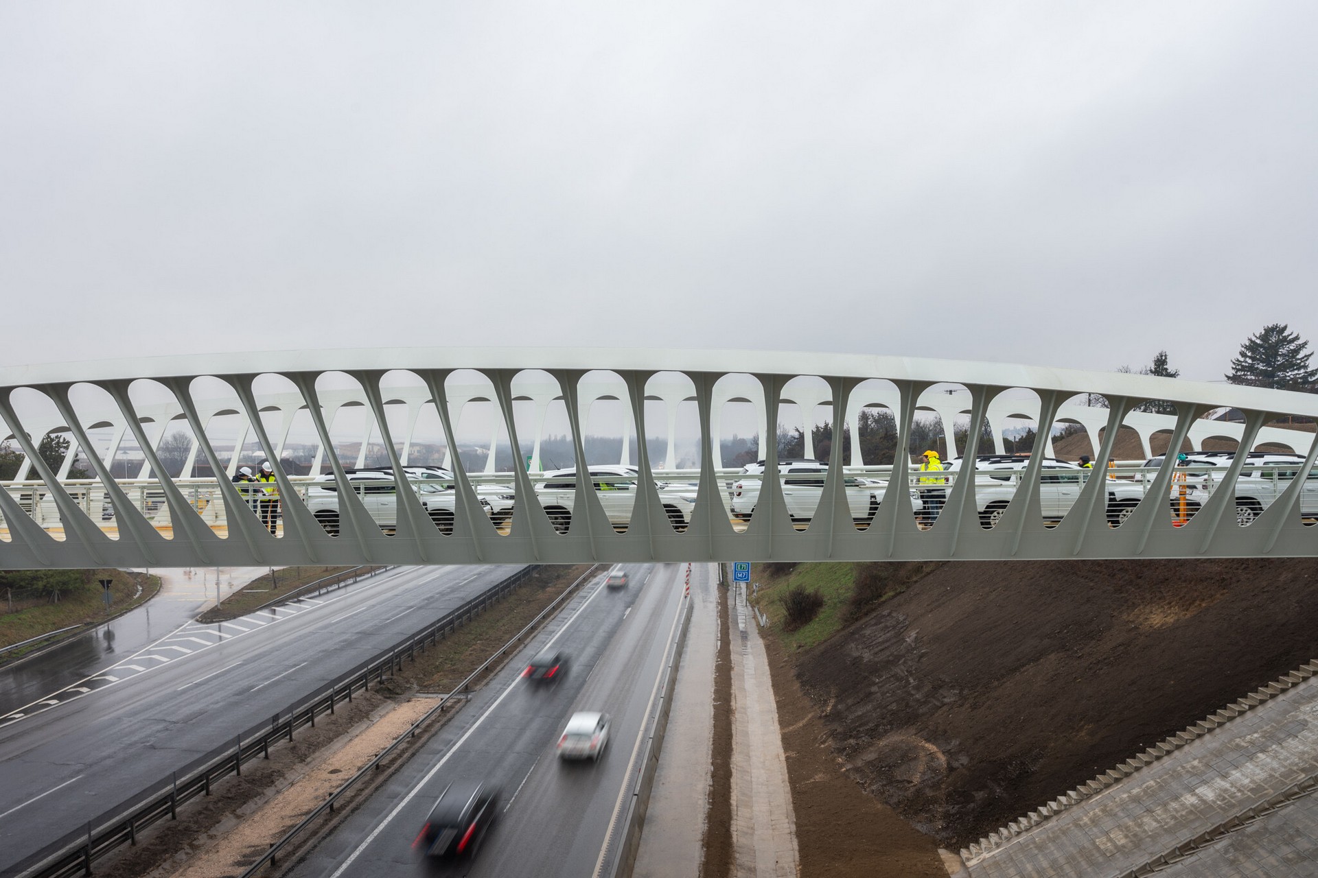 Erdei Mihály - Magyar Építők - Pedestrian and cycle bridge over M7 near Velence
